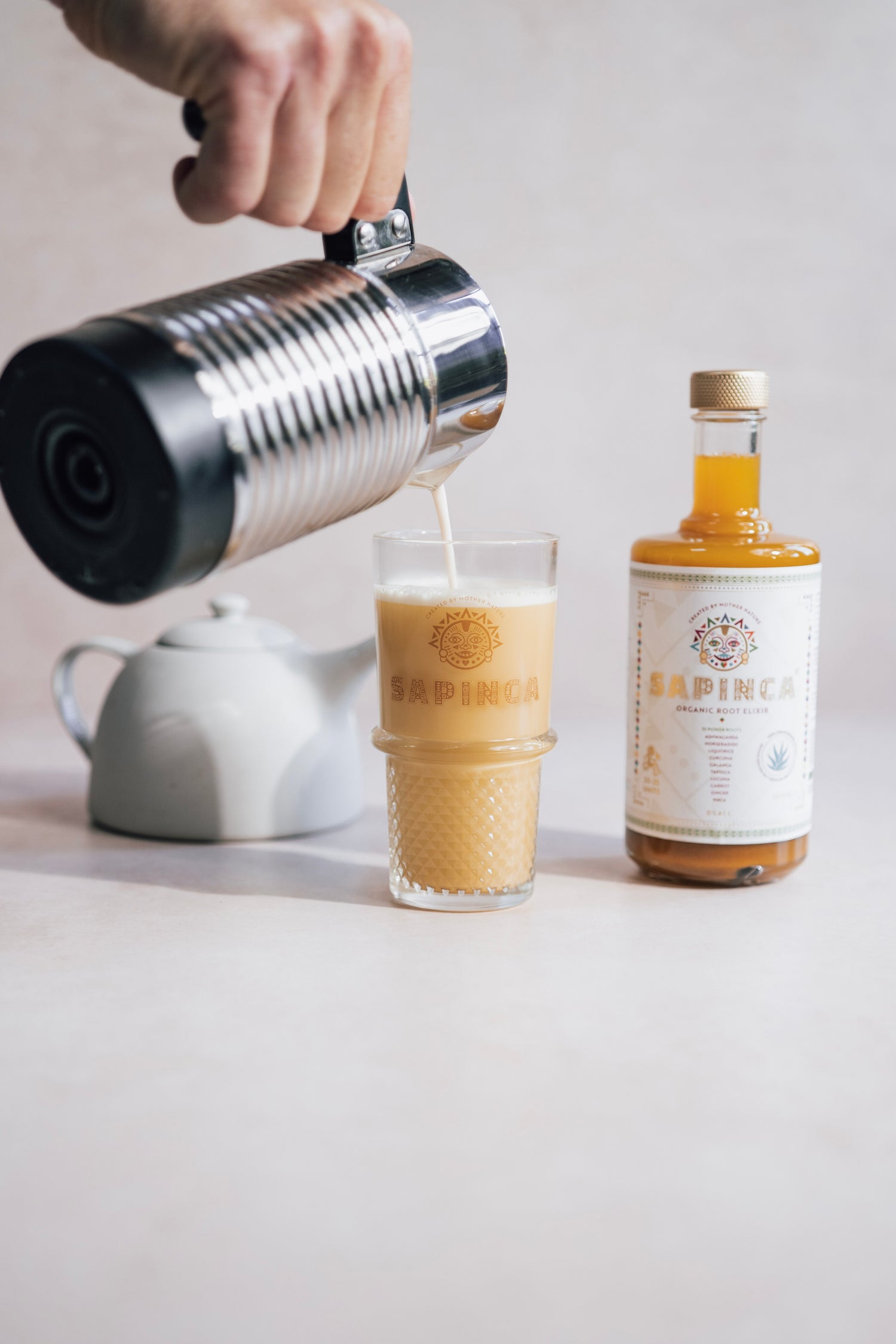 SAPINCA - Golden Latte - Turmeric spices almond milk recipe